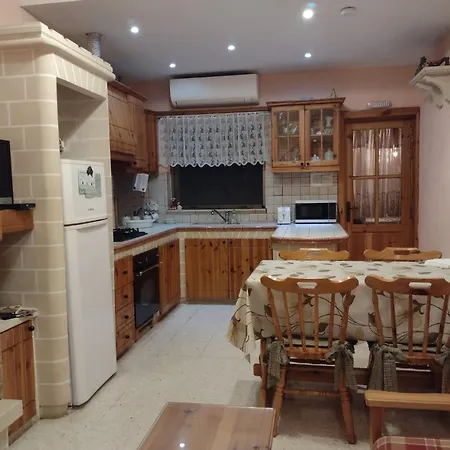 Terraced House With Stunning View Close To Mdina 別荘