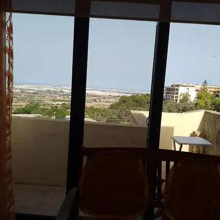 Terraced House With Stunning View Close To Mdina 別荘
